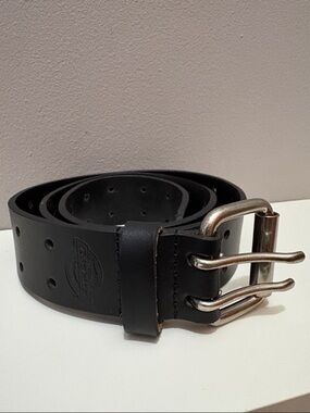 Dickies Size 30 Black Leather Double-Prong Men's Belt